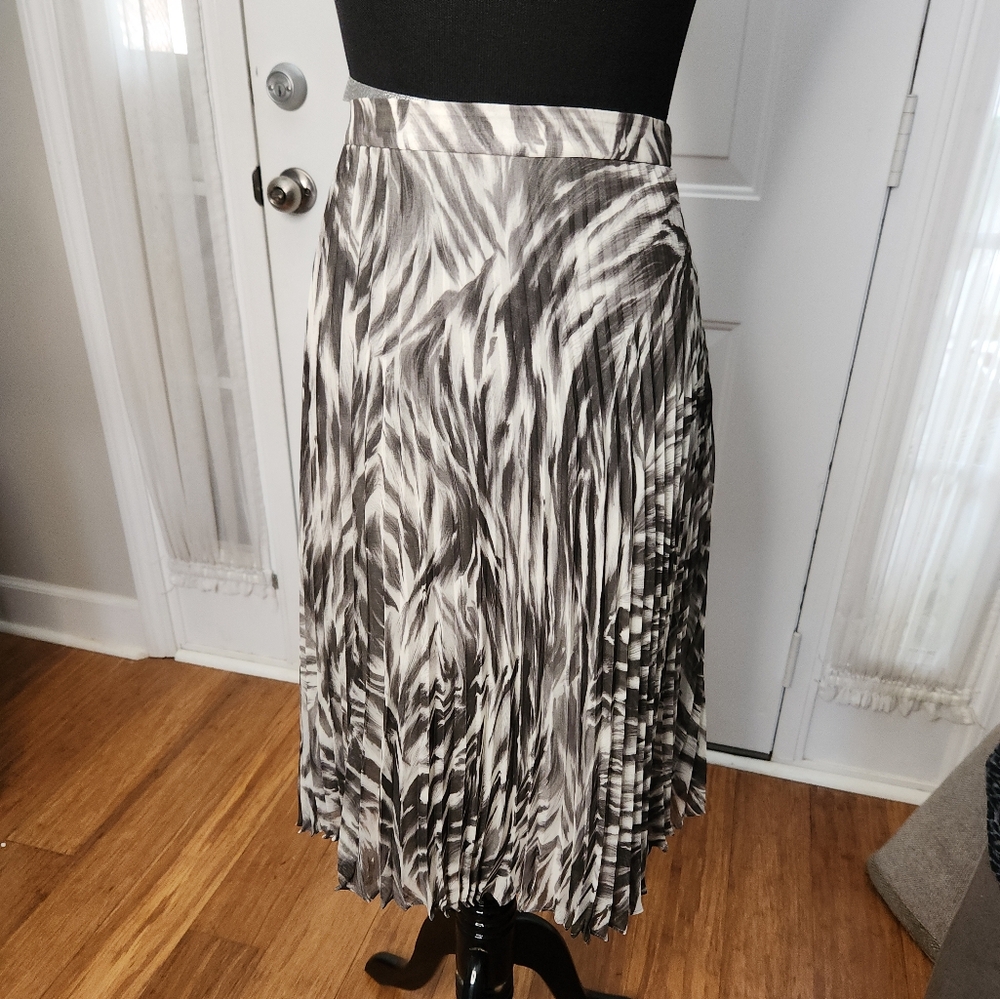 Talbots Woman Pleated Lined Abstract Skirt Size 16W Plusβ